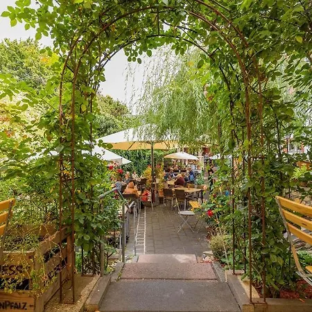 Hof Ehrenfels Отель